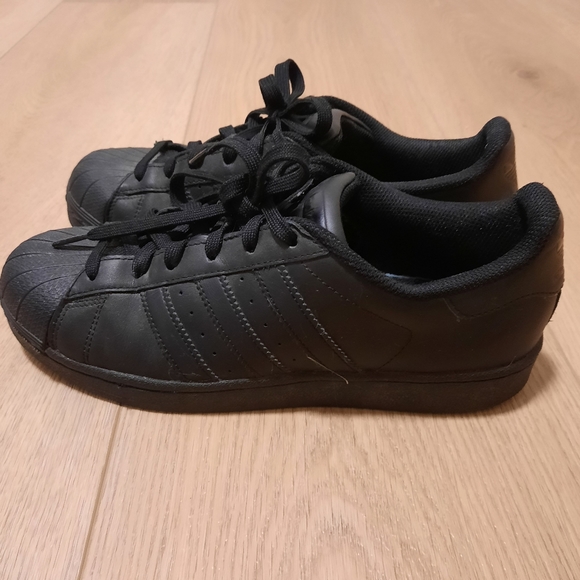 Adidas Superstar - Picture 1 of 1